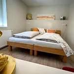 Gaestehaus Ganthaler Oda ve Kahvaltı Rosenbach
