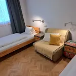 Oda ve Kahvaltı Gaestehaus Ganthaler 3*