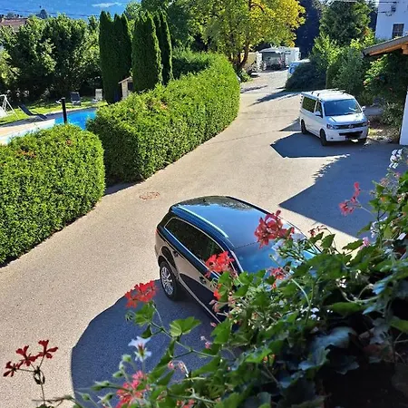 Bed & Breakfast Gaestehaus Lanthaler