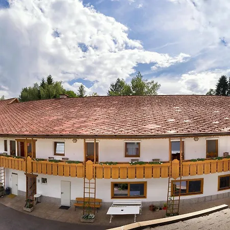 Gaestehaus Ganthaler 住宿加早餐酒店 罗森巴赫