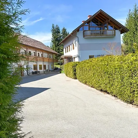 Bed & Breakfast Gaestehaus Lanthaler *